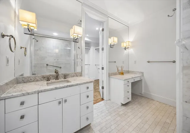 3rd image of 3711 San Felipe St #10C, Houston, TX 77027 | MLS# 76597177