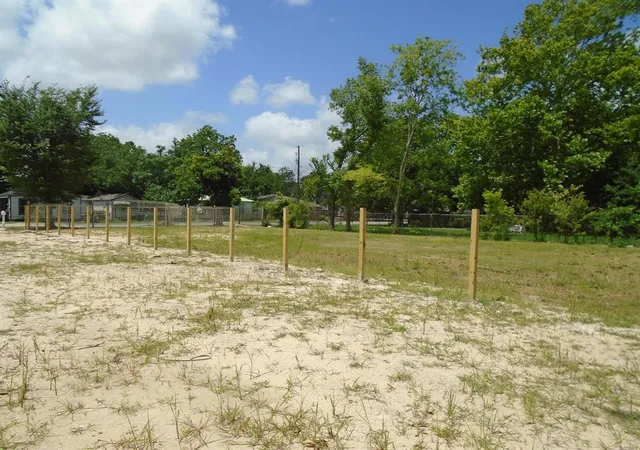 Photo 4 of Sale Pending at 3911 Dorchester St, Houston, TX 77016 | MLS# 8396070 | Listing updated on 2020-10-04