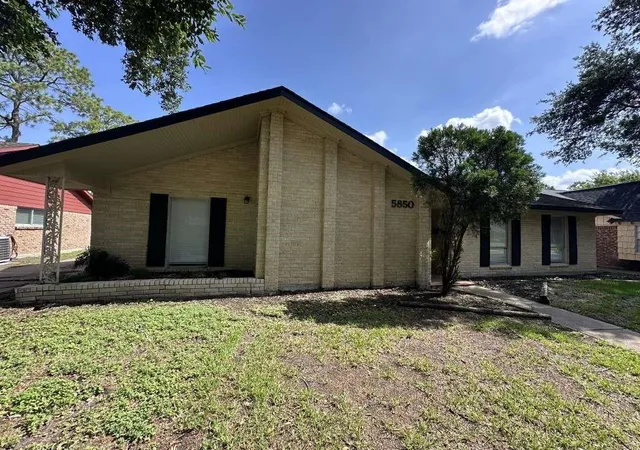 1st image of 5850 Paisley St, Houston, TX 77096 | MLS# 34387629
