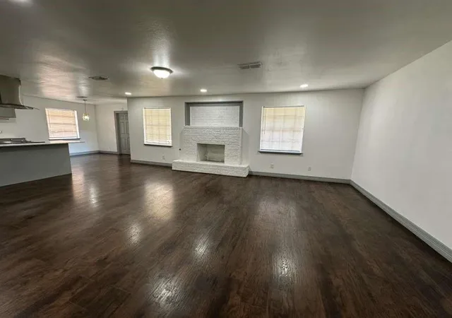 3rd image of 5850 Paisley St, Houston, TX 77096 | MLS# 34387629