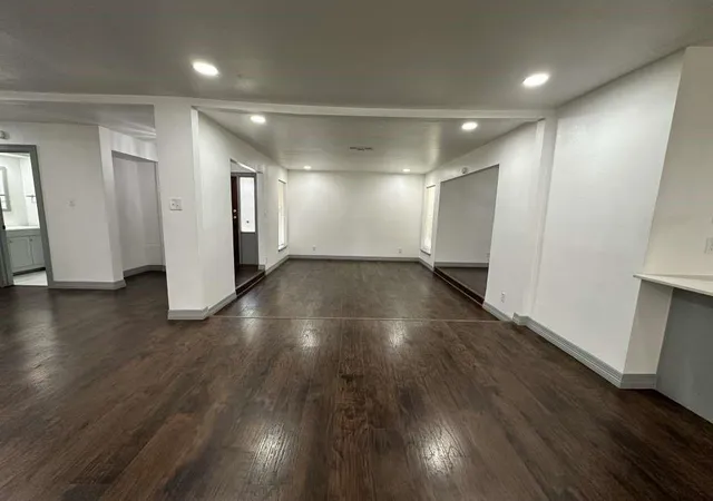 4th image of 5850 Paisley St, Houston, TX 77096 | MLS# 34387629