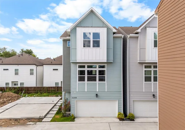 2nd image of 2125 Hoskins Dr #A, Houston, TX 77080 | MLS# 49905865