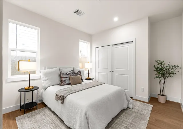 Photo 3 of Single family home for sale at 2125 Hoskins Dr #A, Houston, TX 77080 | MLS# 49905865 | Listing updated on 2026-10-08