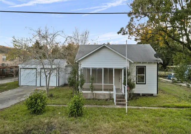 Homes for sale in La Marque, TX | 2027 Scott St, La Marque, TX 77568 | MLS# 77804931