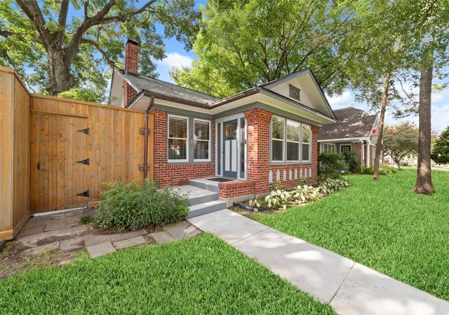 1st image of 1613 California St, Houston, TX 77006 | MLS# 12945629