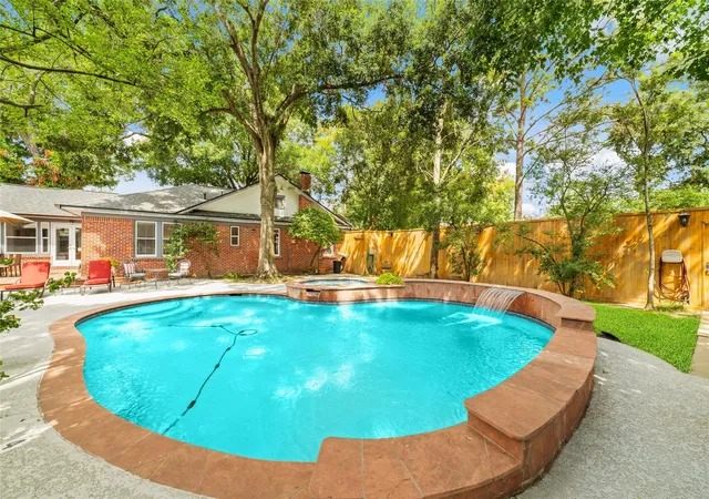 2nd image of 1613 California St, Houston, TX 77006 | MLS# 12945629