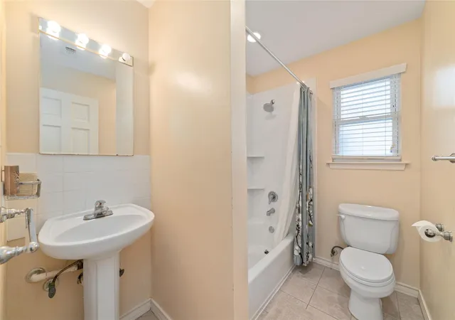 49th image of 1613 California St, Houston, TX 77006 | MLS# 12945629