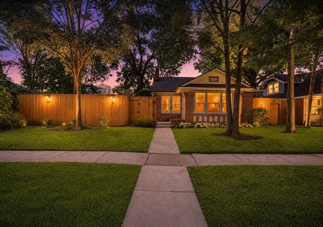 4th image of 1613 California St, Houston, TX 77006 | MLS# 12945629