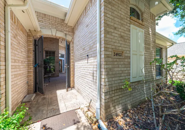 Photo 3 of Single family home for sale at 24922 Cinco Manor Ln, Katy, TX 77494 | MLS# 63410569 | Listing updated on 2026-09-06