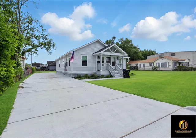 Photo 2 of Single family home for sale at 522 Caplin St, Houston, TX 77022 | MLS# 15924056 | Listing updated on 2026-09-28
