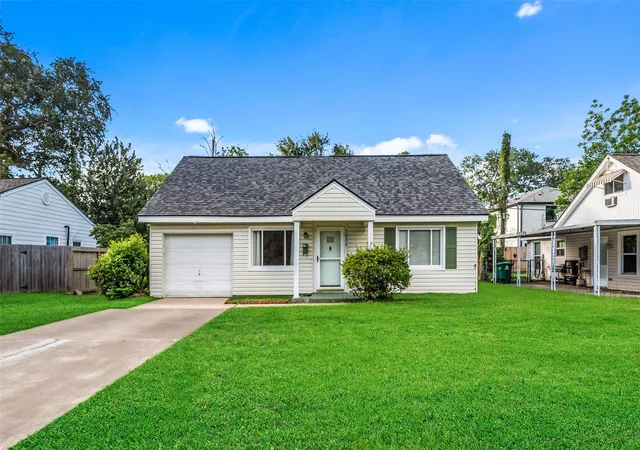 1st image of 1034 Lamonte Ln, Houston, TX 77018 | MLS# 28228237