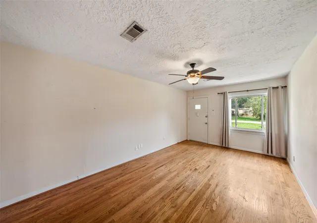 4th image of 1034 Lamonte Ln, Houston, TX 77018 | MLS# 28228237