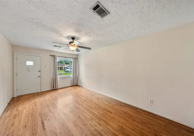 5th image of 1034 Lamonte Ln, Houston, TX 77018 | MLS# 28228237