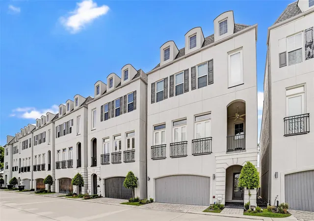 2nd image of 1010 Savannah Cedar Ln, Houston, TX 77043 | MLS# 67103607