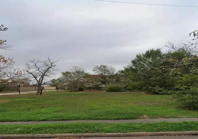 Photo 2 of Land for sale at 5502 Mcculloch Cir, Houston, TX 77056 | MLS# 74297961 | Listing updated on 2026-09-02