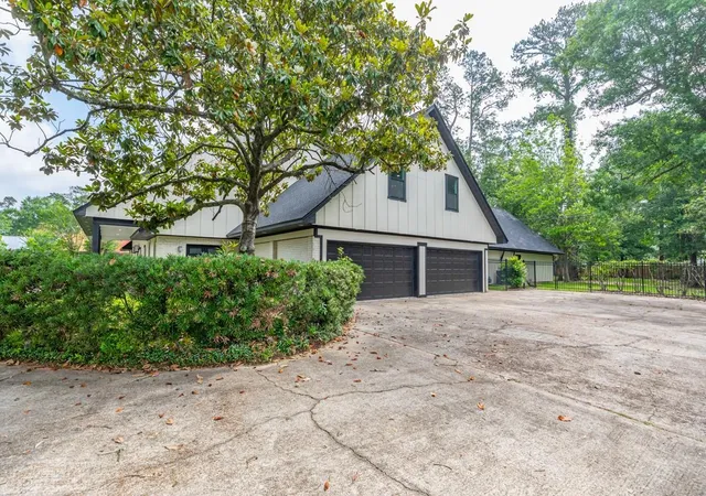 Photo 3 of Single family home for sale at 1380 Thomas Rd, Beaumont, TX 77706 | MLS# 57813541 | Listing updated on 2026-08-24
