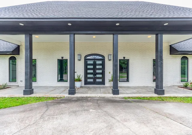 Photo 3 of Single family home for sale at 1380 Thomas Rd, Beaumont, TX 77706 | MLS# 57813541 | Listing updated on 2026-10-06