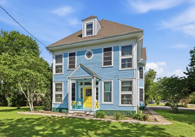 2nd image of 410 S Carroll St, La Porte, TX 77571 | MLS# 93033190