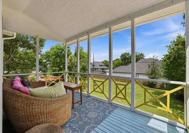 3rd image of 410 S Carroll St, La Porte, TX 77571 | MLS# 93033190