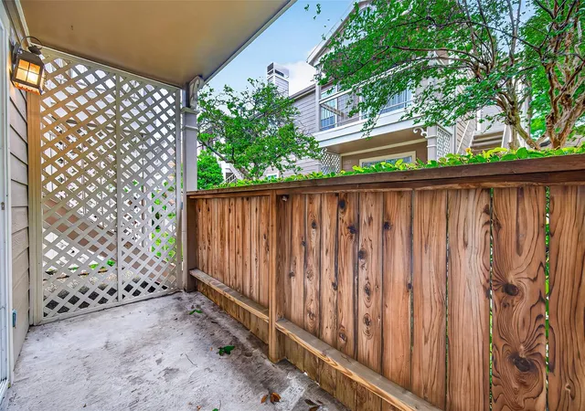 2nd image of 1880 White Oak Dr, Houston, TX 77009