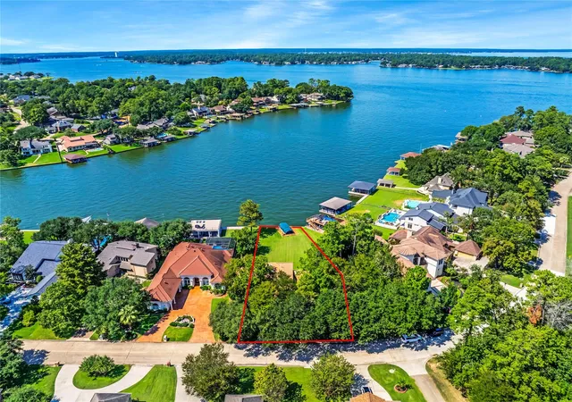 1st image of 142 Lakeside Dr, Montgomery, TX 77356 | MLS# 9866335