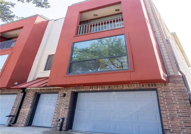 3rd image of 310 S Jensen Dr #1, Houston, TX 77003 | MLS# 93641927