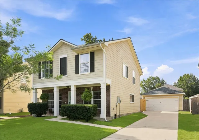 2nd image of 427 Laurel Timbers Dr, Kingwood, TX 77339 | MLS# 37360487