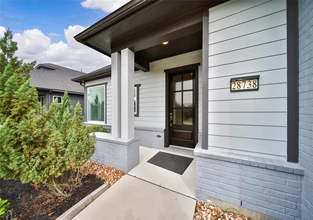 Photo 2 of Sale Pending at 28738 Shoalhaven Ct, Fulshear, TX 77441 | MLS# 21129945 | Listing updated on 2026-09-10