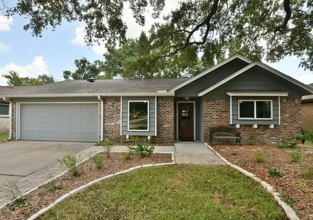 Photo 1 of Sale Pending at 2554 Kevin Ln, Houston, TX 77043 | MLS# 61976420 | Listing updated on 2026-09-11