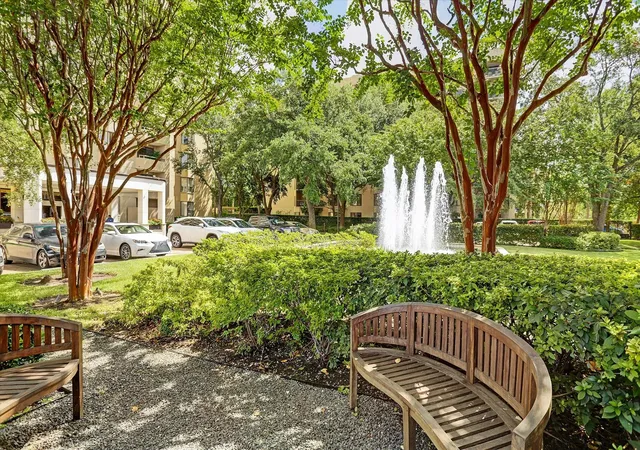 2nd image of 651 Bering Dr, Houston, TX 77057