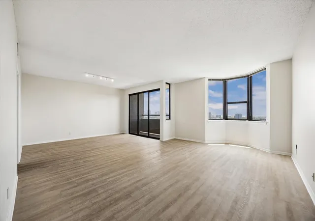4th image of 651 Bering Dr #1902, Houston, TX 77057 | MLS# 28551752