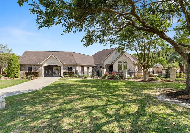 Homes for sale in Orange, TX | 150 Greenwing Ln, Orange, TX 77630 | MLS# 75817321
