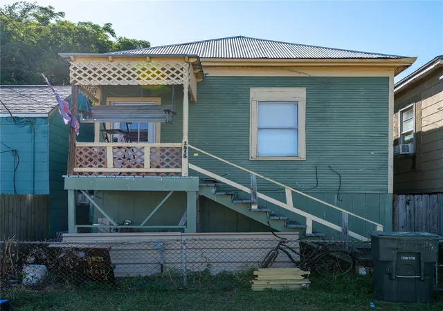1st image of 1515 J H Clouser St, Galveston, TX 77550 | MLS# 95383401
