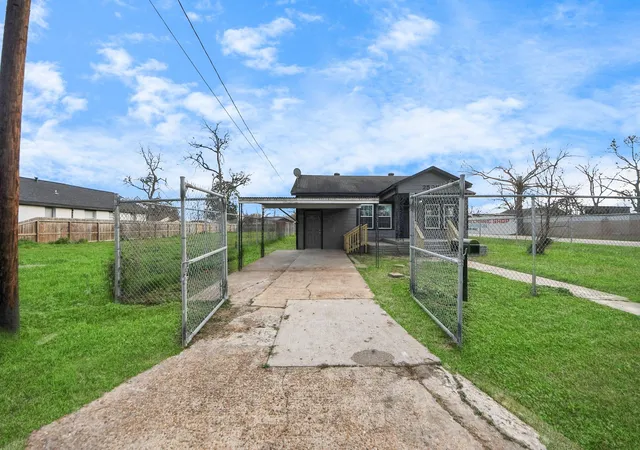 4th image of 2508 Melbourne St, Houston, TX 77026 | MLS# 24923495