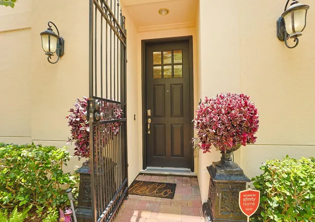 Photo 4 of Single family home for sale at 10901 Upland Park, Houston, TX 77043 | MLS# 71895947 | Listing updated on 2026-08-16