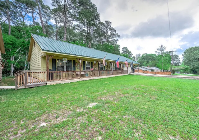 3rd image of 100 Magnolia Pl, Coldspring, TX 77331 | MLS# 58373698