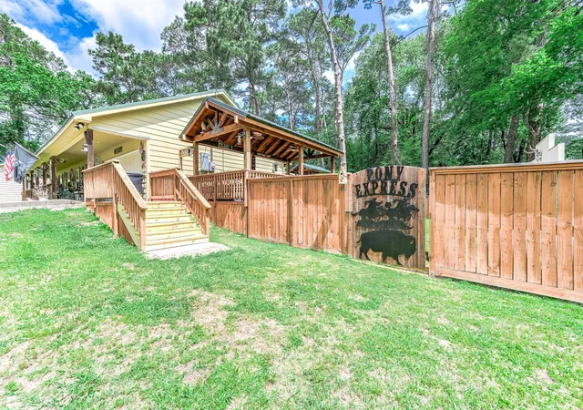 4th image of 100 Magnolia Pl, Coldspring, TX 77331 | MLS# 58373698