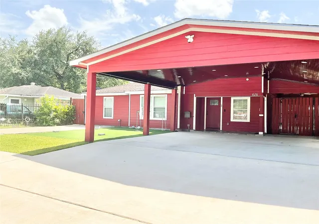2nd image of 616 Kansas St, Pasadena, TX 77506 | MLS# 28461199