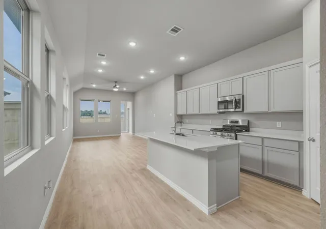 Photo 4 of Sale Pending at 31010 Rena Coast Dr, Huffman, TX 77336 | MLS# 52503667 | Listing updated on 2026-09-24