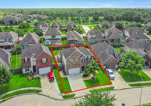 2nd image of 1411 Silver Rings Ct, Pearland, TX 77581 | MLS# 86457480