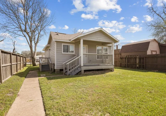 2nd image of 2611 1/2 Violet St, Pasadena, TX 77503 | MLS# 75352529