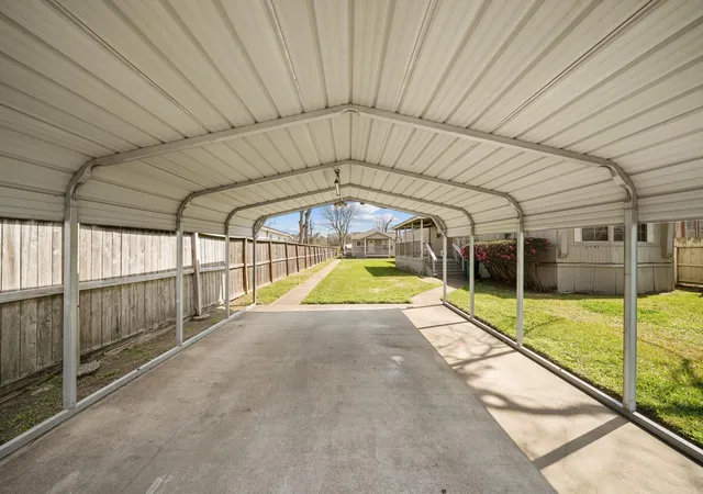 5th image of 2611 1/2 Violet St, Pasadena, TX 77503 | MLS# 75352529