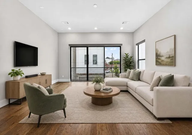 1st image of 5707 Larkin St #B, Houston, TX 77007 | MLS# 16332633