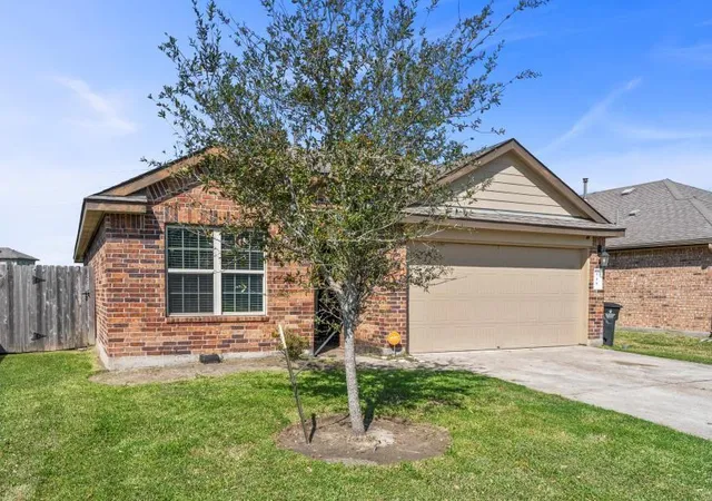 Photo 2 of Single family home for sale at 715 Harvest Blf Dr, Rosharon, TX 77583 | MLS# 11602792 | Listing updated on 2026-07-07