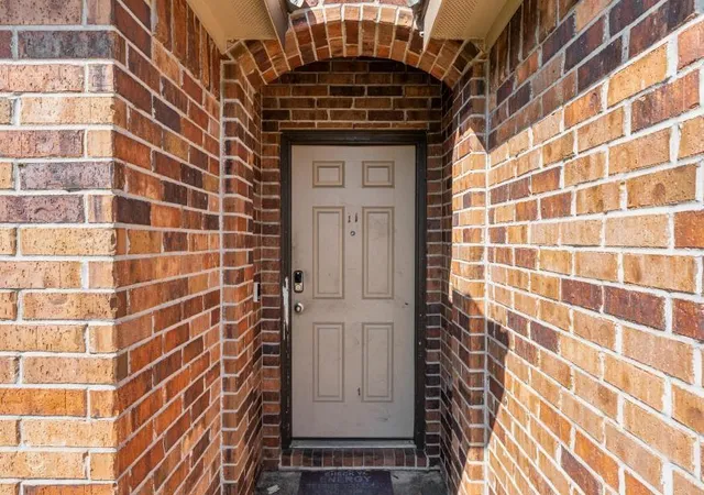 Photo 3 of Single family home for sale at 715 Harvest Blf Dr, Rosharon, TX 77583 | MLS# 11602792 | Listing updated on 2026-07-07