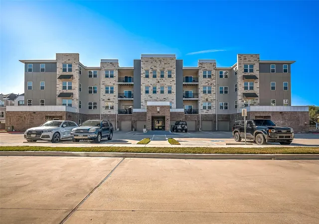 2nd image of 6804 Westview Dr, Houston, TX 77055