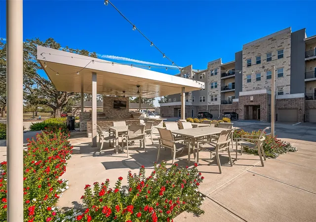 5th image of 6804 Westview Dr, Houston, TX 77055