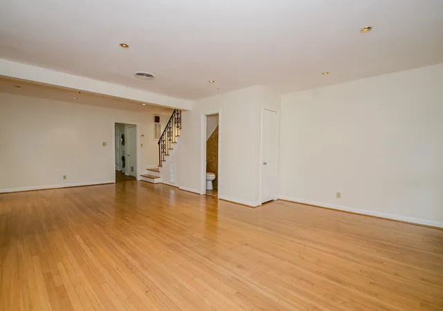 3rd image of 2047 & 2049 Sheridan St N, Houston, TX 77030 | MLS# 96810629