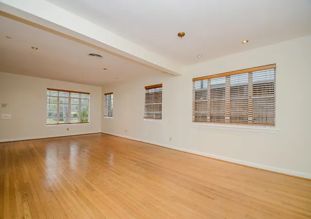 5th image of 2047 & 2049 Sheridan St N, Houston, TX 77030 | MLS# 96810629