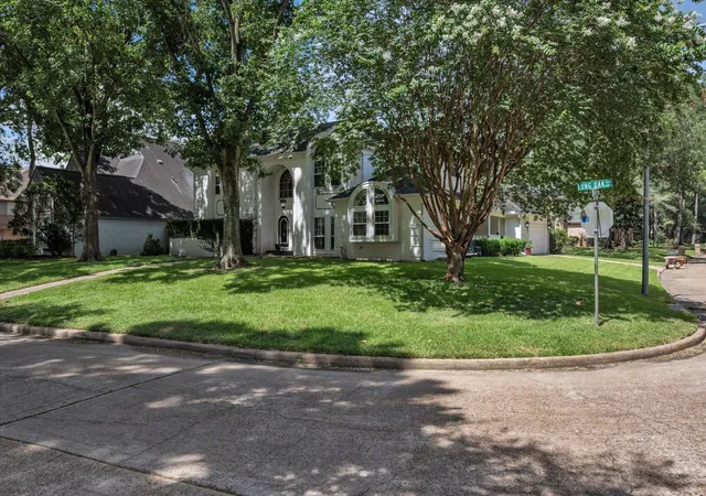 Photo 3 of Sale Pending at 14815 Long Oak Dr, Houston, TX 77070 | MLS# 43258444 | Listing updated on 2026-09-19